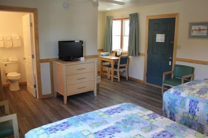 Room 8 of 66