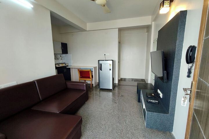 Room 8 of 66