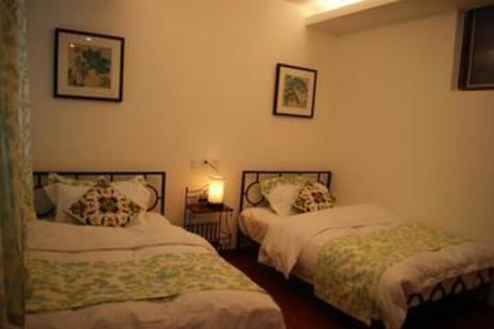 Room 28 of 73