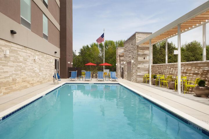 Photo of Home2 Suites by Hilton Jackson Pool