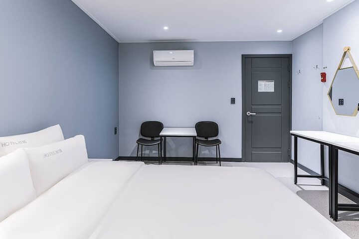 Room 56 of 78