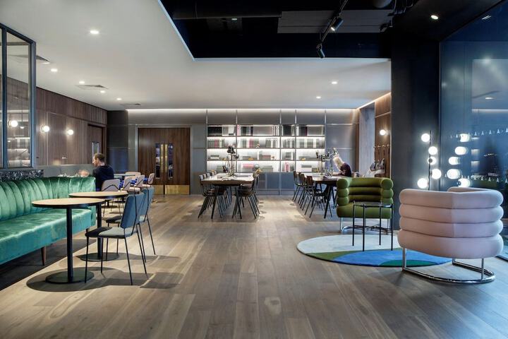 Guest Lobby