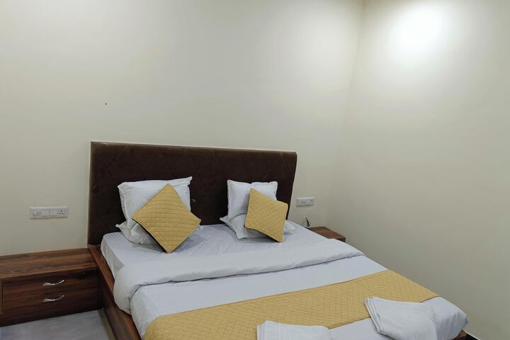 Room 8 of 44
