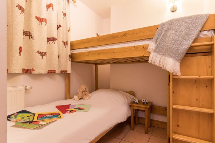Room 9 of 60