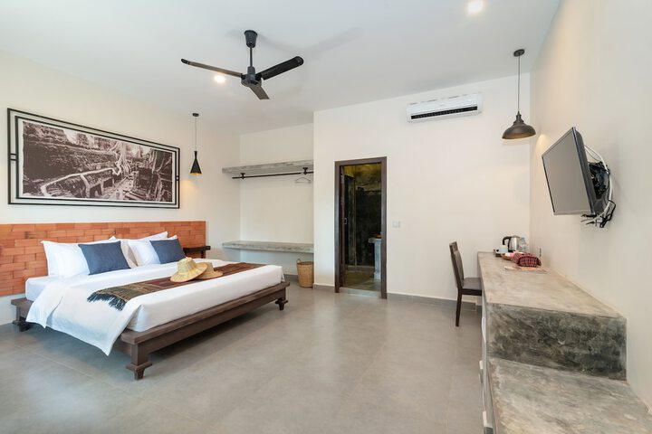 Room 10 of 21