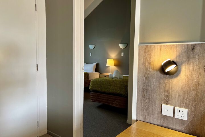 Room 33 of 68