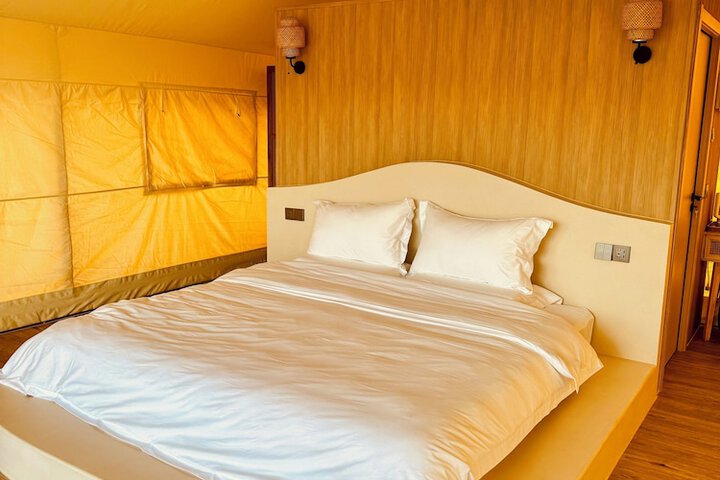 Room 6 of 83