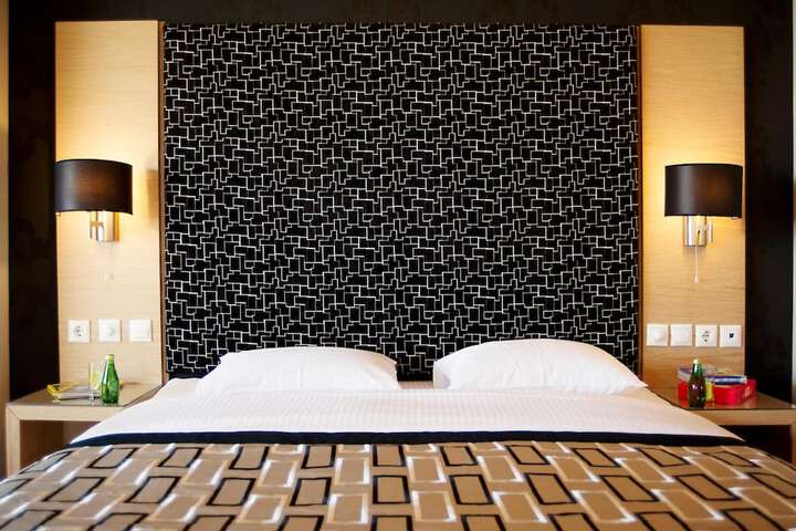 Room 9 of 44