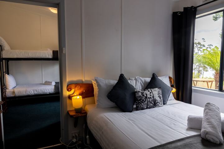 Room 16 of 60