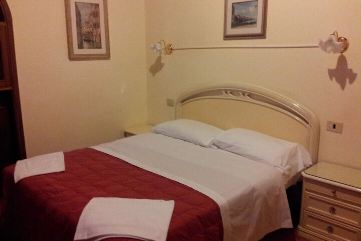 Room 2 of 50