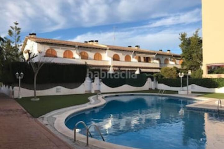 Wonderful Beach House 2 pools