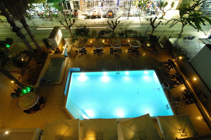 Pool 33 of 58