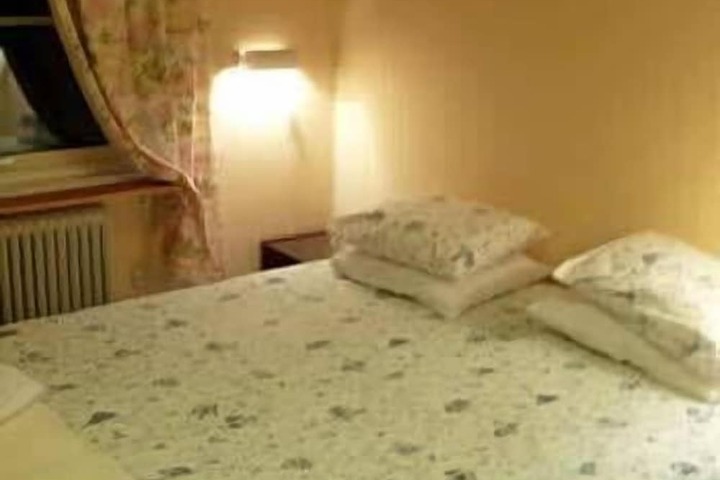Room 3 of 34