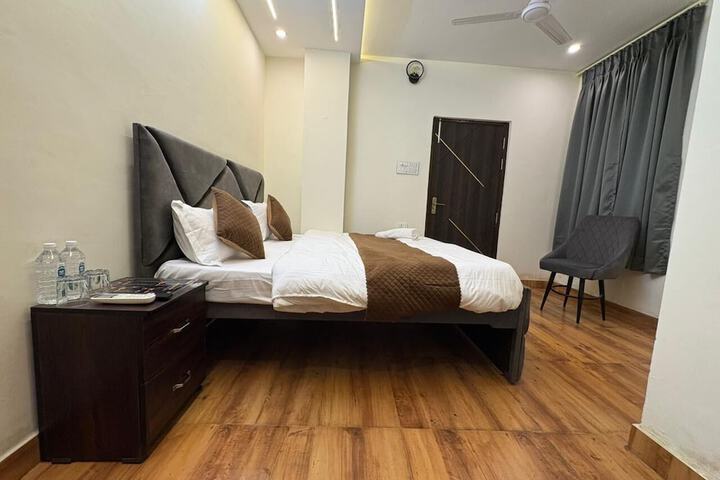 Room 12 of 47