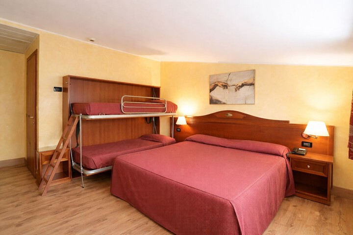 Room 44 of 105