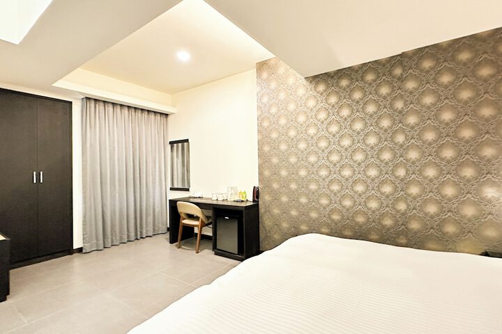 Room 34 of 65