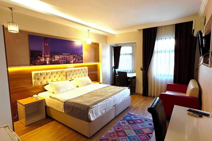 Room 11 of 21