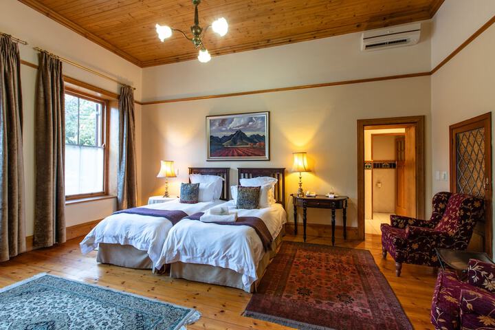 Room 5 of 37