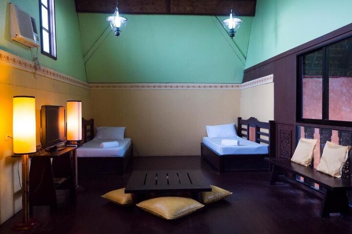 Room 17 of 34