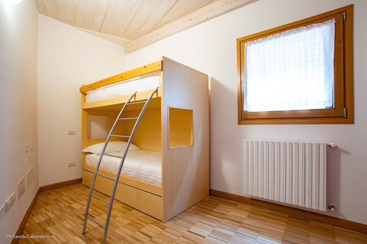 Room 34 of 161