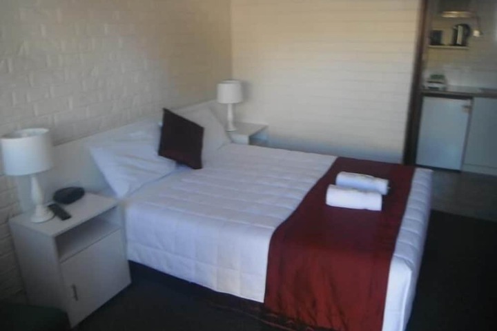 Room 9 of 15