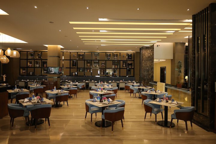Dining 47 of 112