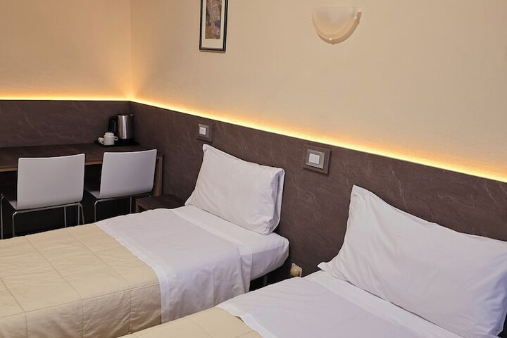 Room 34 of 65