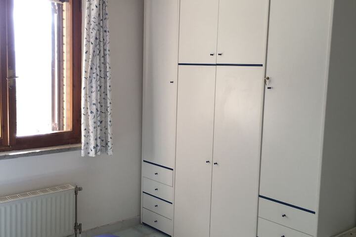 Room 11 of 29
