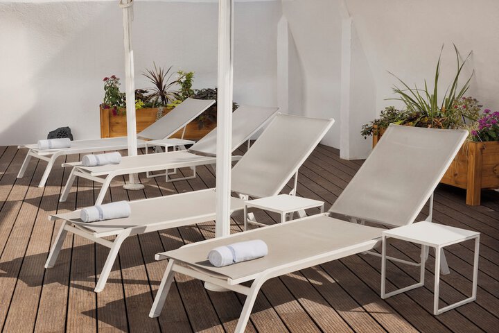 Sundeck 97 of 100