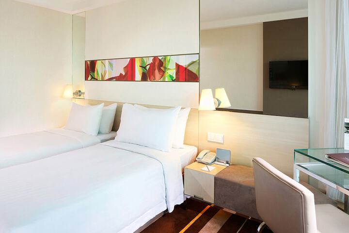 Room 13 of 26
