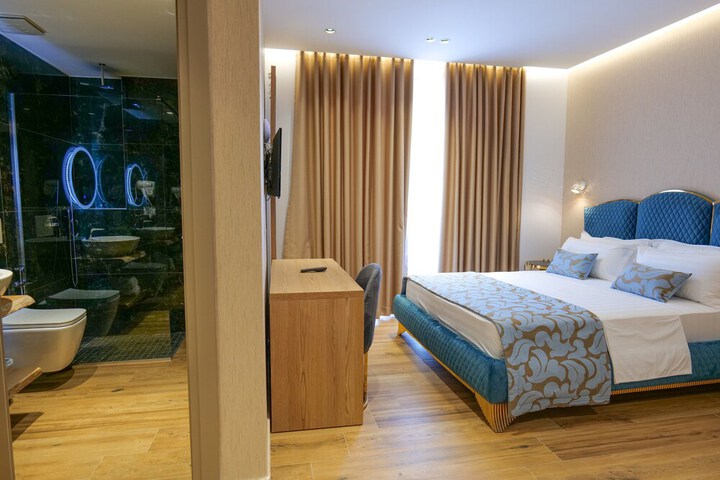 Room 42 of 74