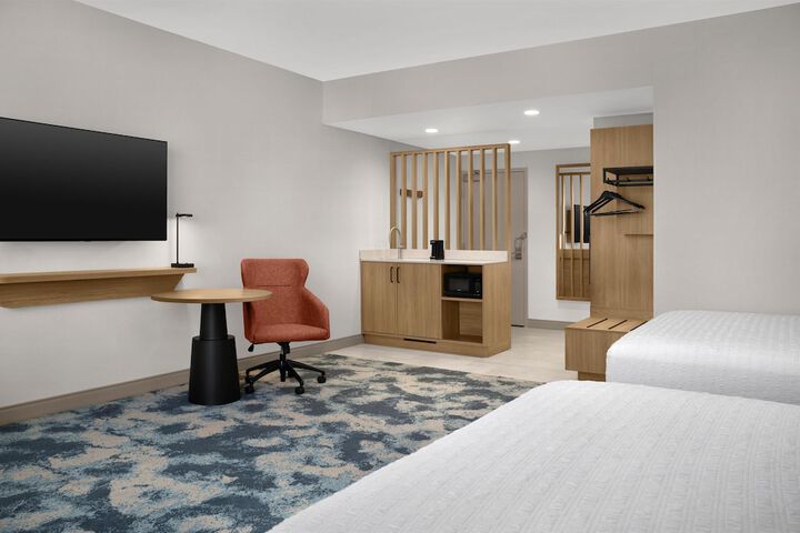 Room 10 of 38