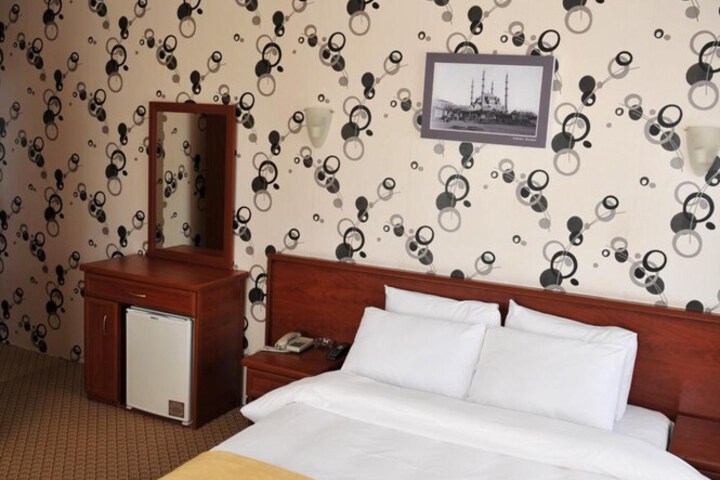 Room 13 of 46