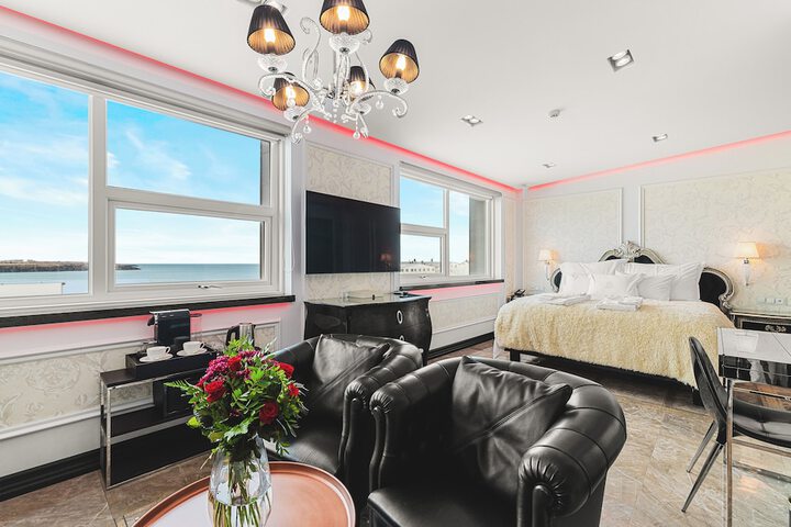 Room 51 of 113