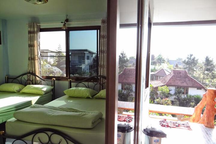 Photo 12