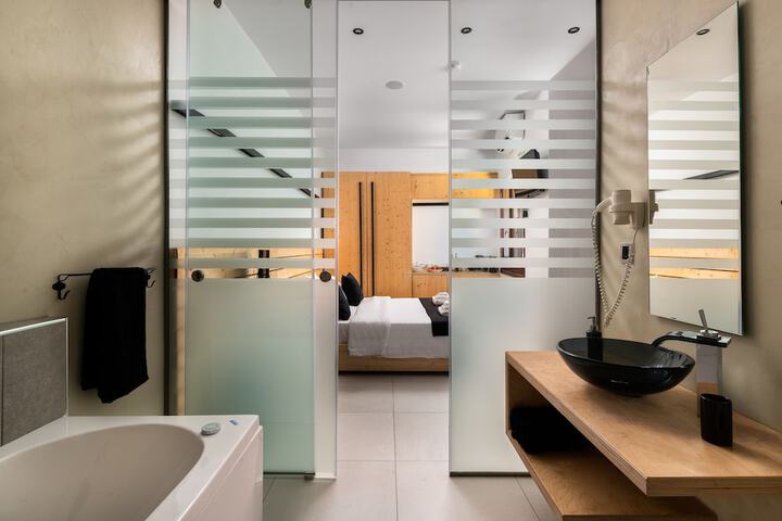 Room 41 of 47