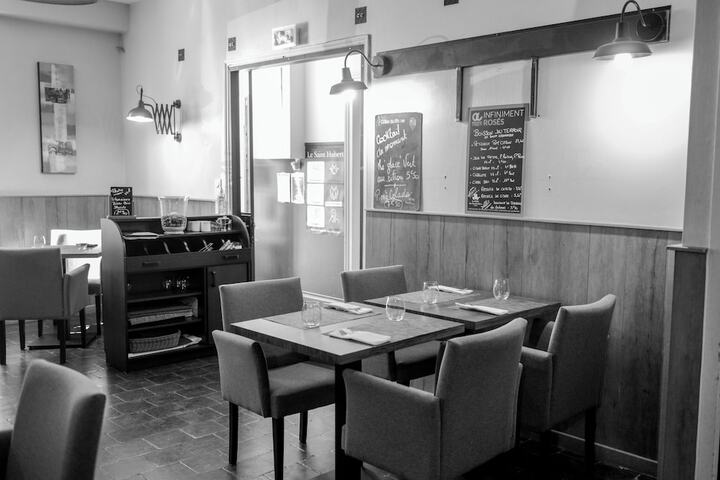Dining 23 of 28