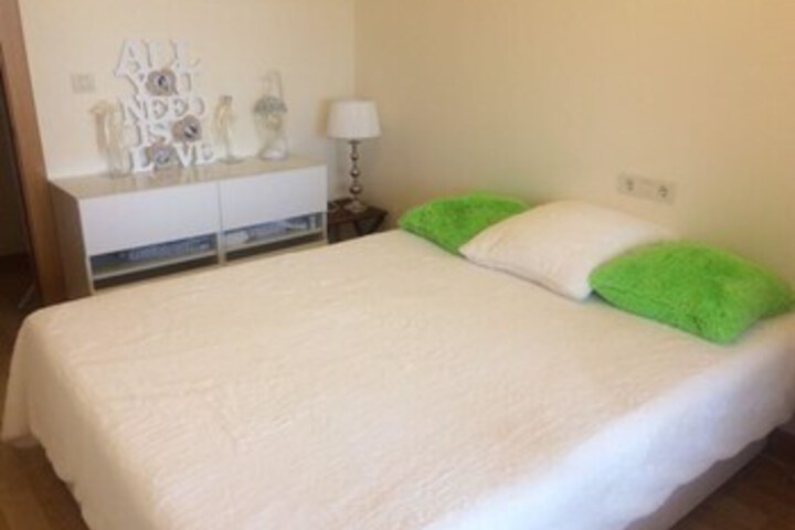 Room 4 of 11