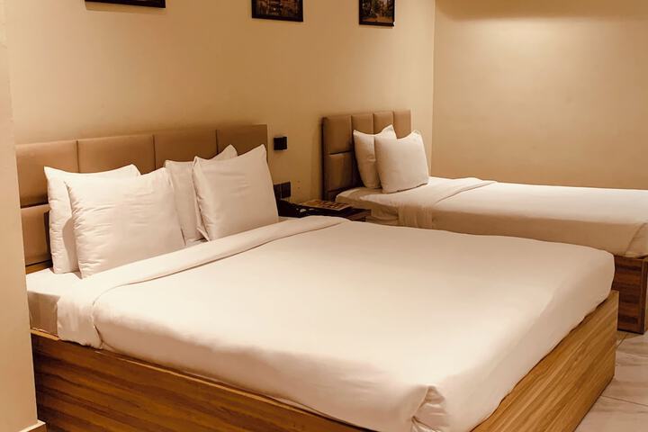 Room 16 of 53