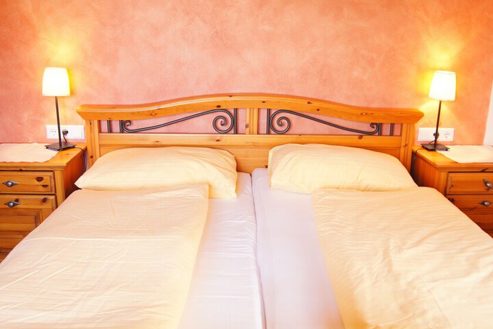 Room 12 of 86