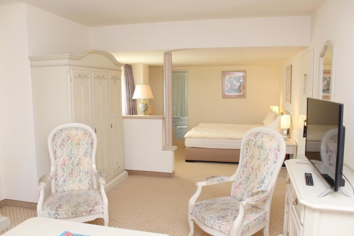 Room 10 of 41