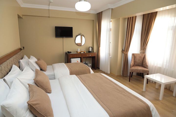 Room 8 of 25