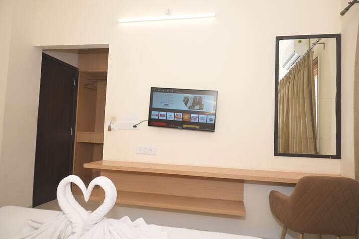 Room 12 of 35