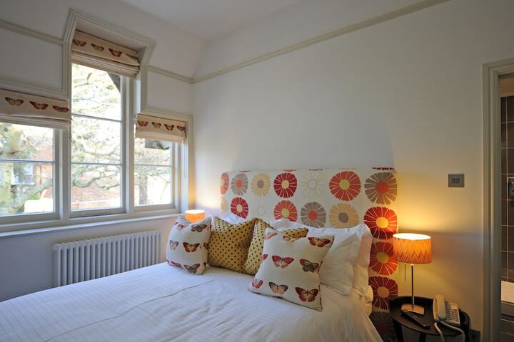Room 12 of 36