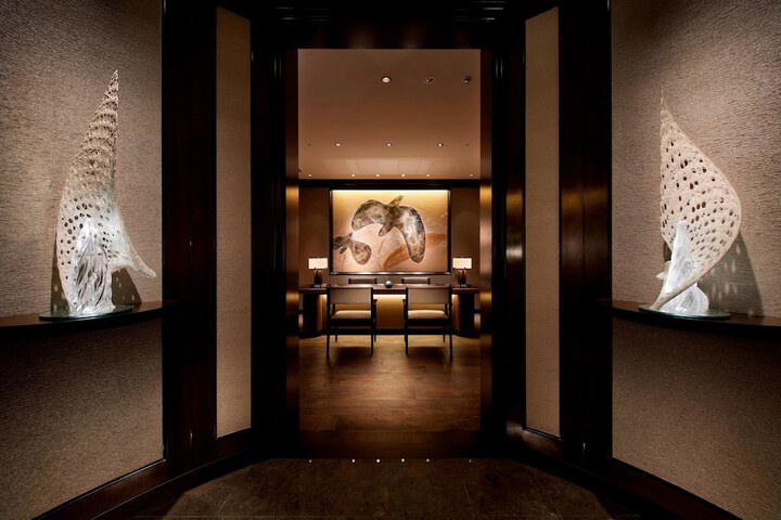 Lounge 56 of 75