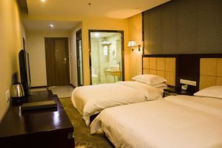 Room 27 of 49