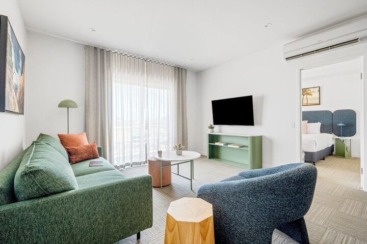 Room 17 of 28