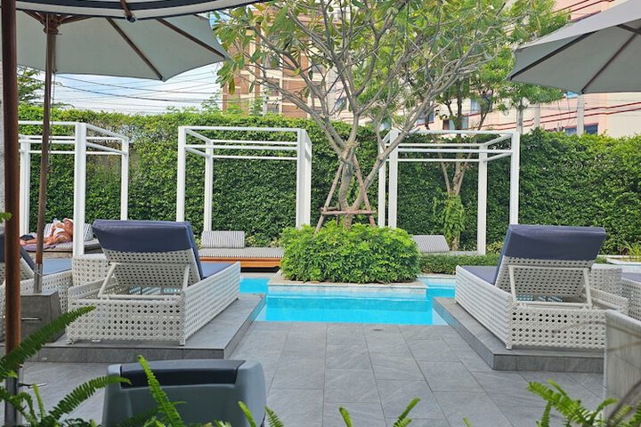 Pool 114 of 158