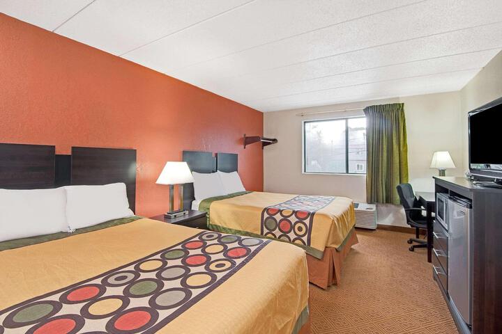 2 Double Beds (9 of 10)