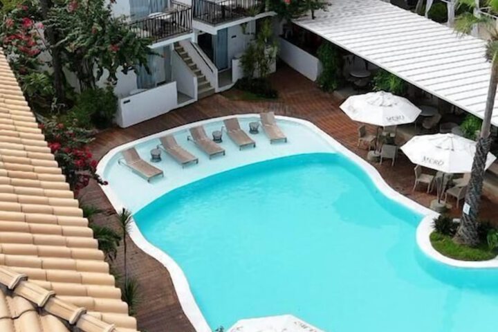 Pool 10 of 12